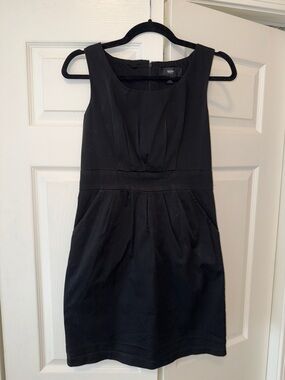 Classic Sleeveless Black Sheath Dress